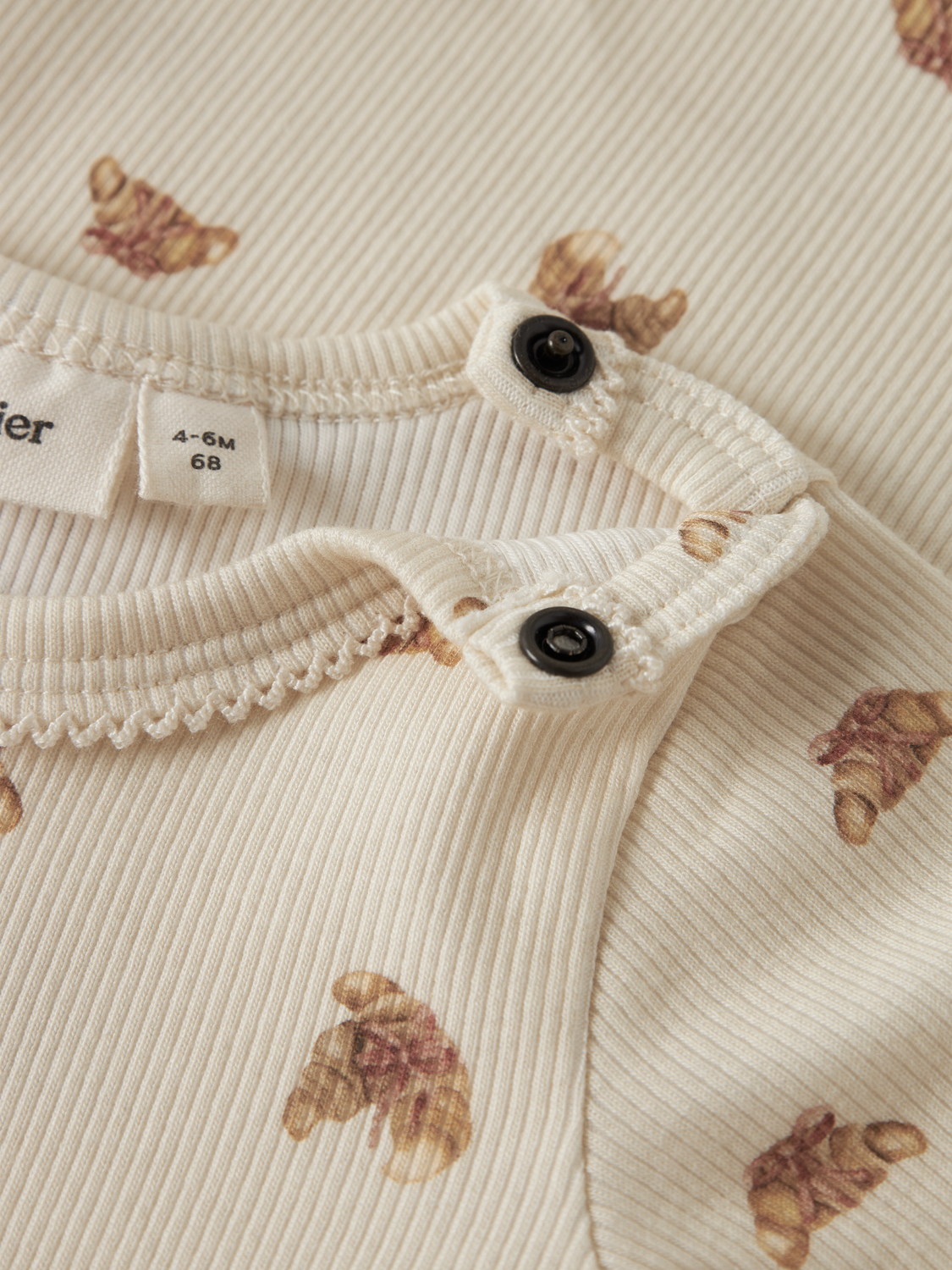 model_shot-front_full